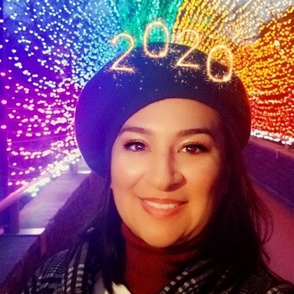 Meet your Posher, Ruth - Picture 1 of 1